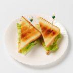 Завтрак состоит из 2 блюд - на фото 1 блюдо