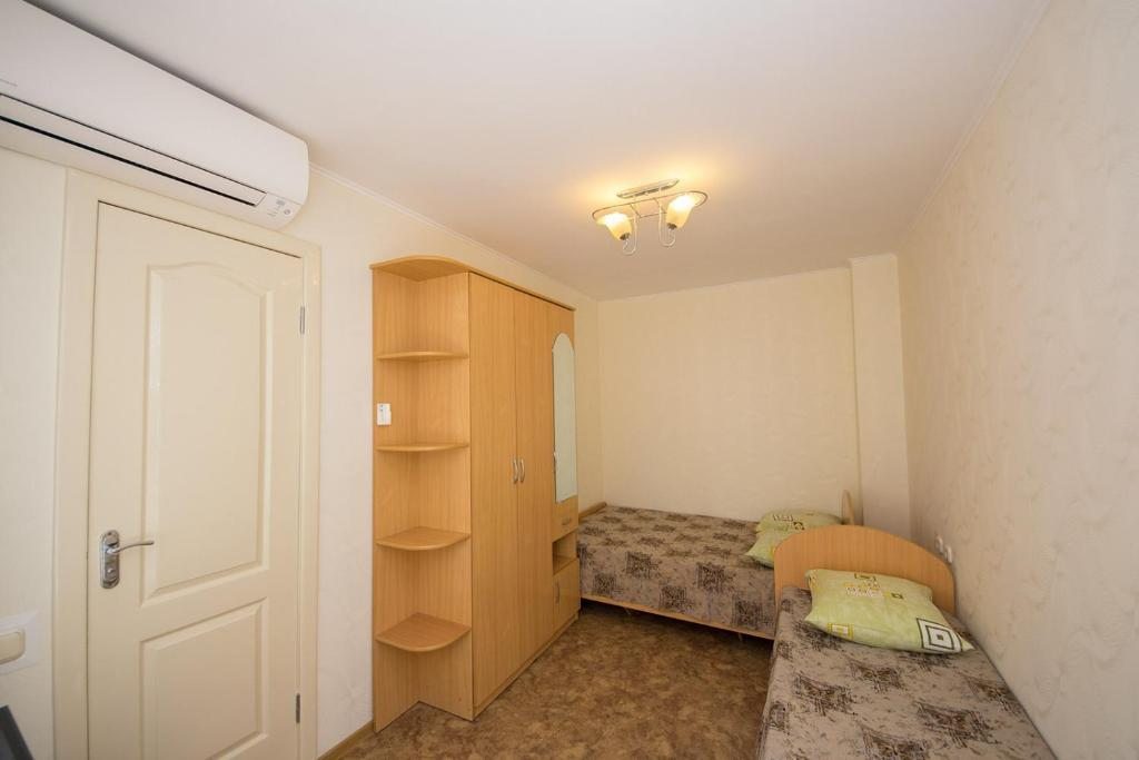 Трехместный (Трехместный номер с собственной ванной комнатой), Гостевой дом на Кати Соловьяновой 95