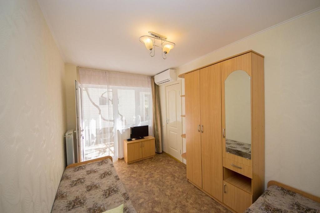 Трехместный (Трехместный номер с собственной ванной комнатой), Гостевой дом на Кати Соловьяновой 95