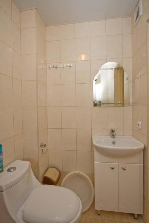 Семейный (Cемейный номер с собственной ванной комнатой), Гостевой дом на Кати Соловьяновой 95