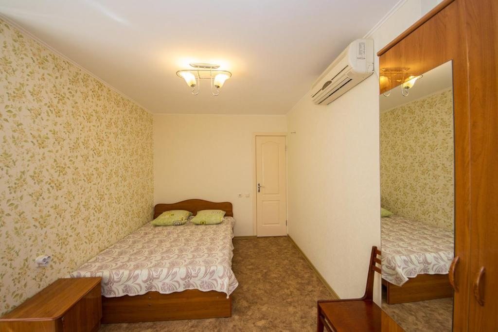 Семейный (Cемейный номер с собственной ванной комнатой), Гостевой дом на Кати Соловьяновой 95