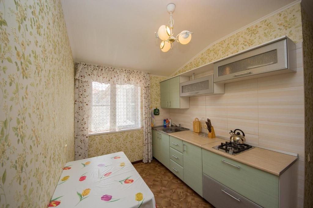 Семейный (Cемейный номер с собственной ванной комнатой), Гостевой дом на Кати Соловьяновой 95