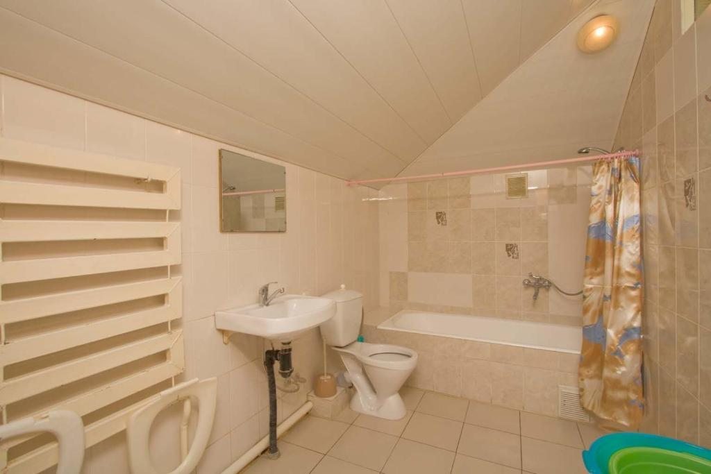 Двухместный (Двухместный номер с 1 кроватью и общей ванной комнатой), Гостевой дом на Кати Соловьяновой 95