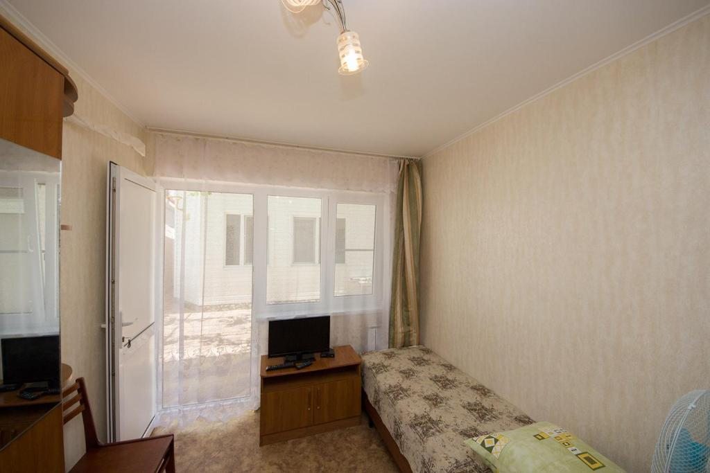 Двухместный (Двухместный номер с 2 отдельными кроватями и ванной комнатой), Гостевой дом на Кати Соловьяновой 95