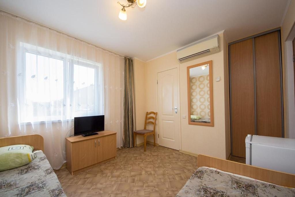 Двухместный (Двухместный номер с 2 отдельными кроватями и ванной комнатой), Гостевой дом на Кати Соловьяновой 95