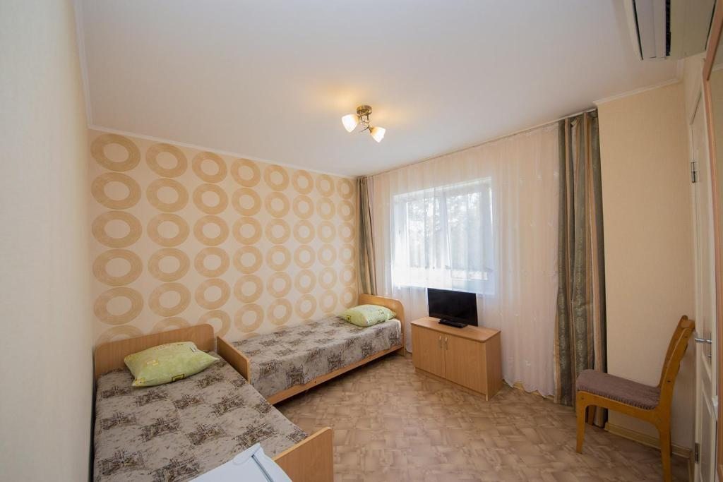 Двухместный (Двухместный номер с 2 отдельными кроватями и ванной комнатой), Гостевой дом на Кати Соловьяновой 95