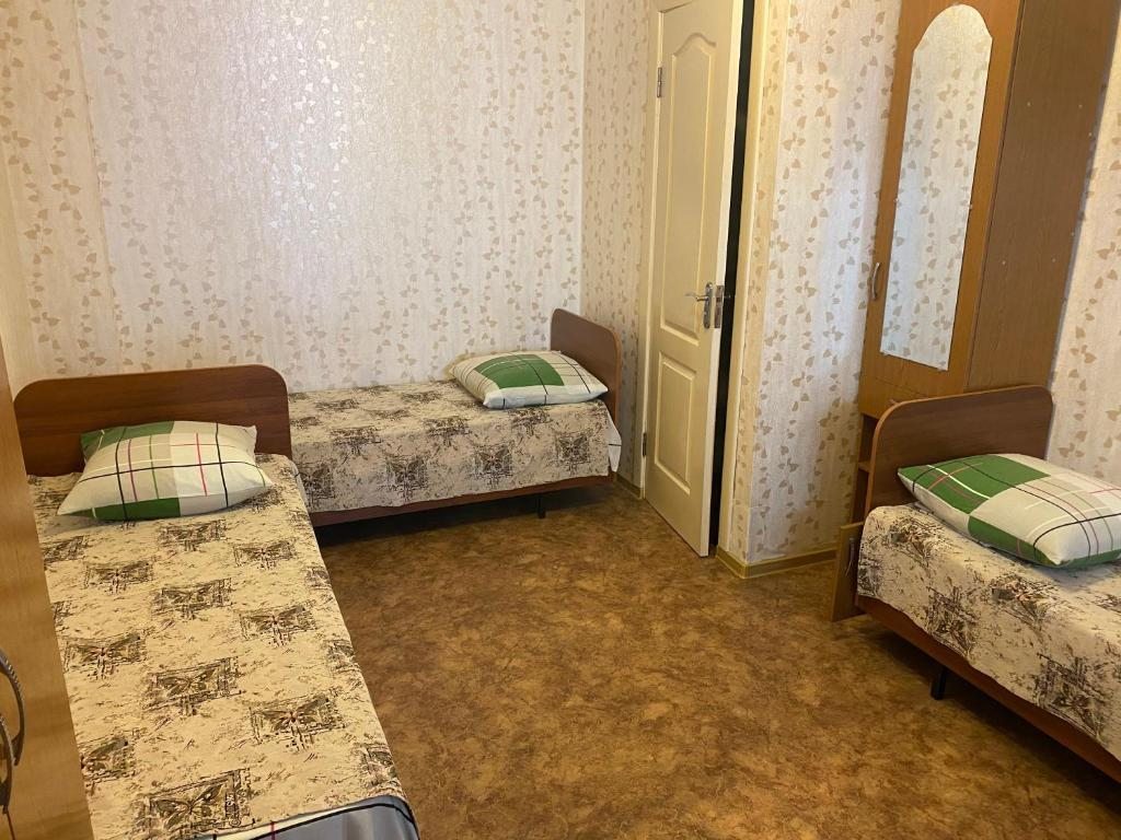 Трехместный (Трехместный номер с ванной комнатой) гостевого дома На К. Соловьяновой 95, Анапа