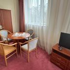 Место для обеда и просмотра ТВ