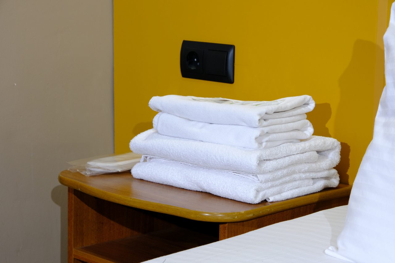 Чистые, белоснежные полотенца.