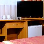 Комплектация номера бытовыми приборами.