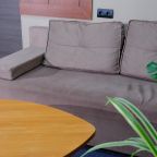 Место для отдыха на мягкой мебели.