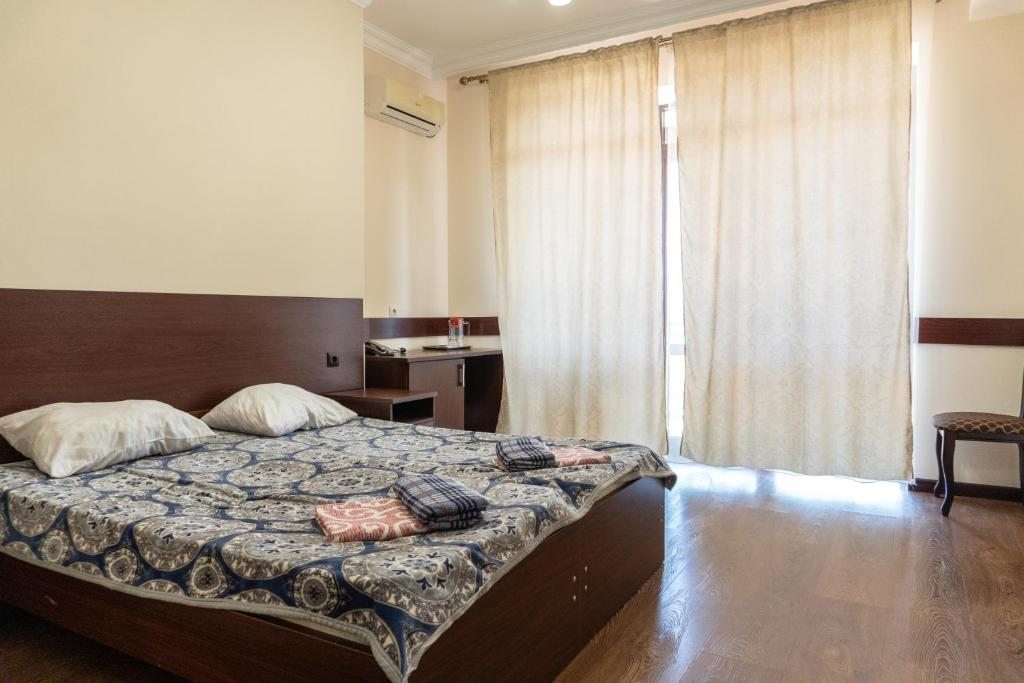 Двухместный (Двухместный номер с 1 кроватью или 2 отдельными кроватями и балконом) апартамента Hotel&SPA DeLuxe, Махачкала