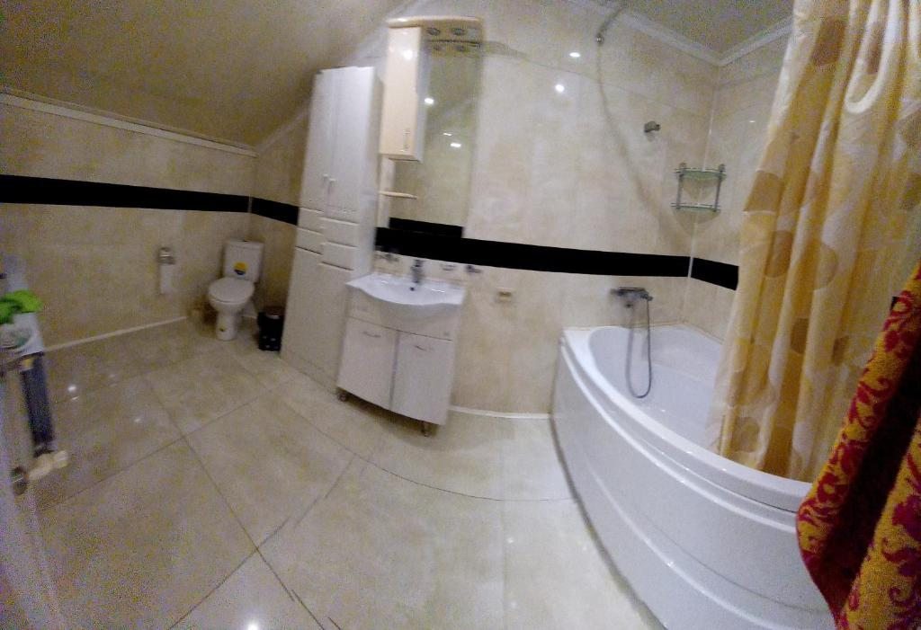 Апартаменты (Апартаменты с 3 спальнями), Гостевой дом Уютный домик