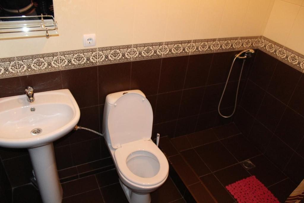 Четырехместный (Классический четырехместный номер), Гостевой дом Эмилия на Православной