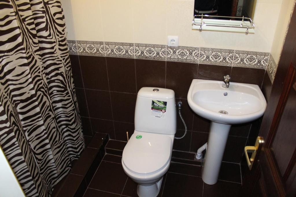 Четырехместный (Классический четырехместный номер), Гостевой дом Эмилия на Православной