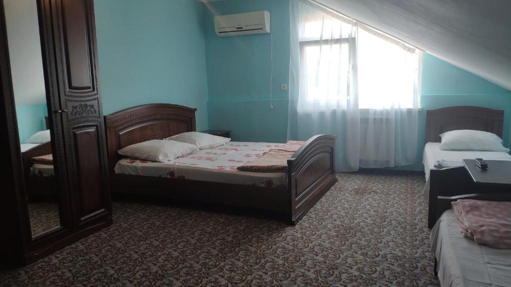 Четырехместный (Классический четырехместный номер), Гостевой дом Эмилия на Православной