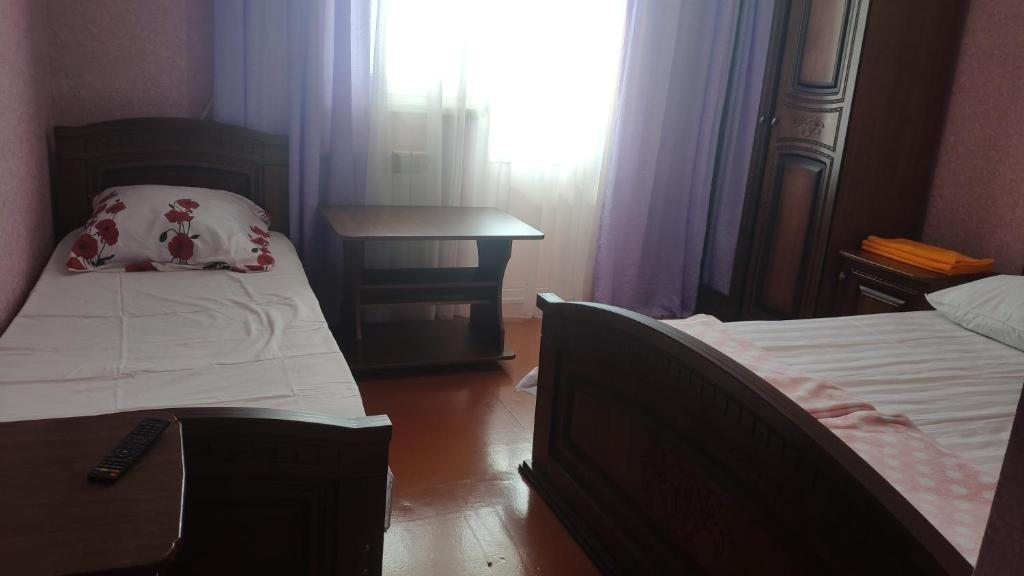 Трехместный (Трехместный номер с балконом), Гостевой дом Эмилия на Православной