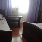 Трехместный (Трехместный номер с балконом), Гостевой дом Эмилия на Православной