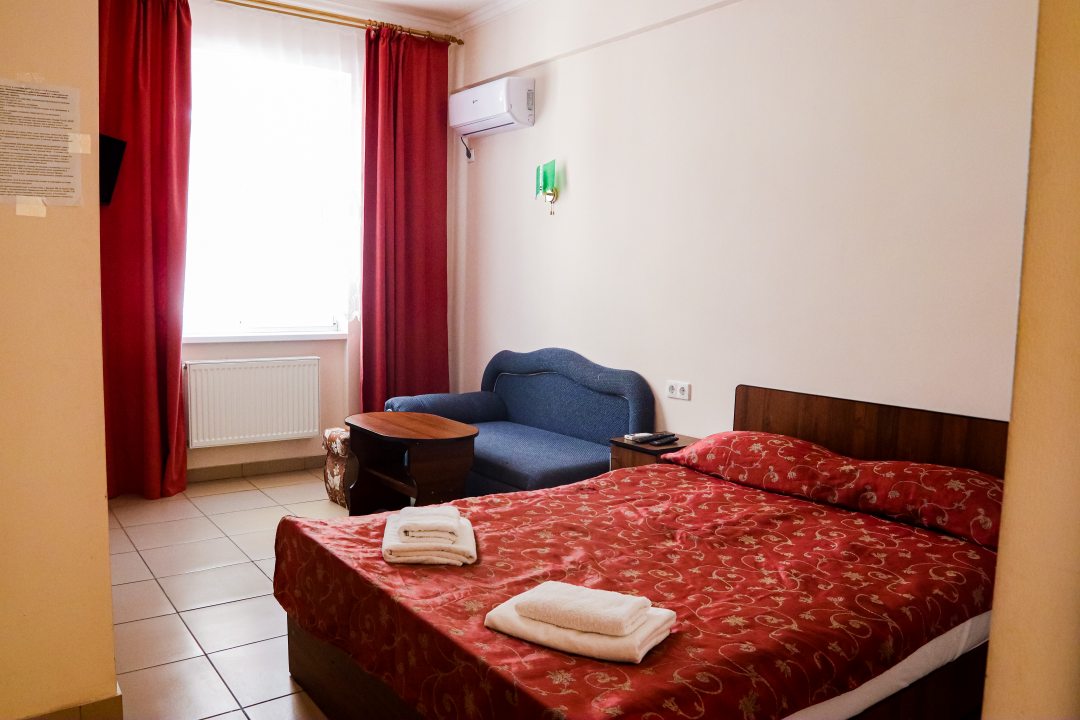Двухместный (Стандарт с двуспальной кроватью) отеля Cyprus, Геленджик
