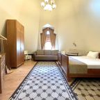 Уникальный номер в башне усадьбы.