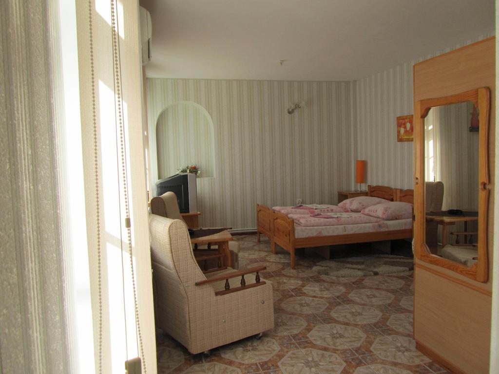 Двухместный (С 1 кроватью) гостиницы Смотрич, Форос, Крым