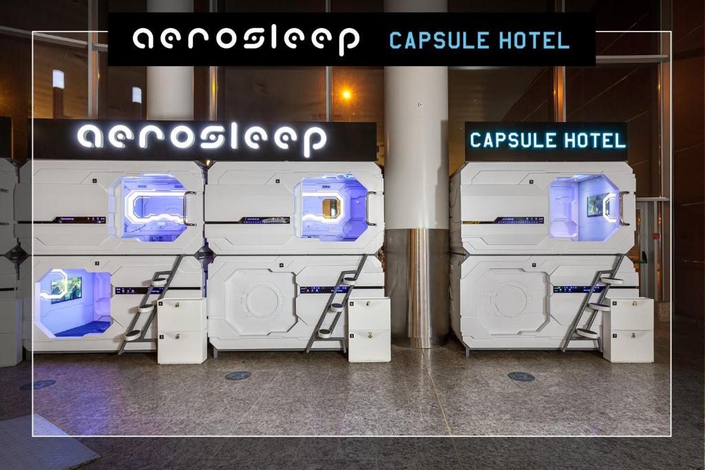 Зона отдыха капсульного отеля «Aerosleep».. Капсульный отель Aerosleep