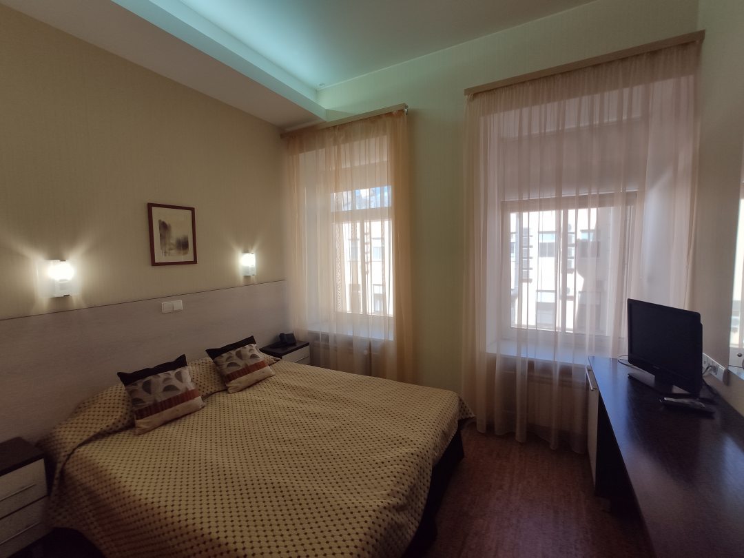 Двухместный (Улучшенный двухместный номер с двуспальной или 2 односпальными кроватями) гостевого дома History, Санкт-Петербург