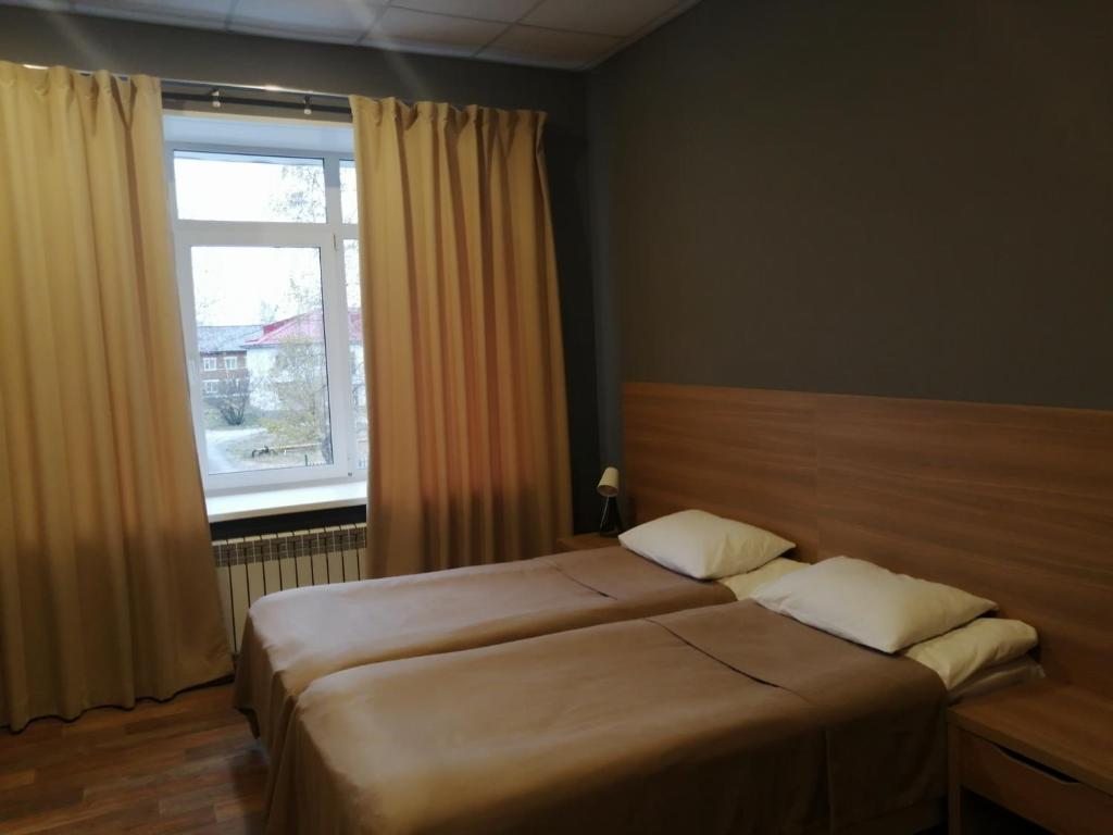 Двухместный (Двухместный с 1 кроватью или 2 отдельными кроватями и душем) отеля Forest Hotel, Верхняя Тура