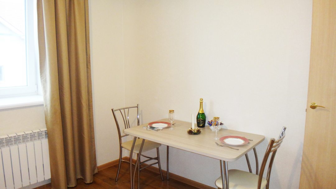 Обеденный стол, Апартаменты VLG-Comfort
