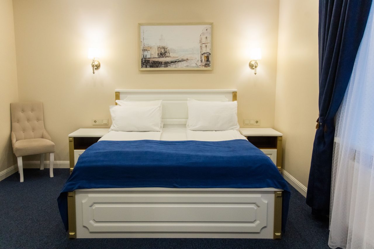 Двухместный (Княжеский), Гостиница Ангельская