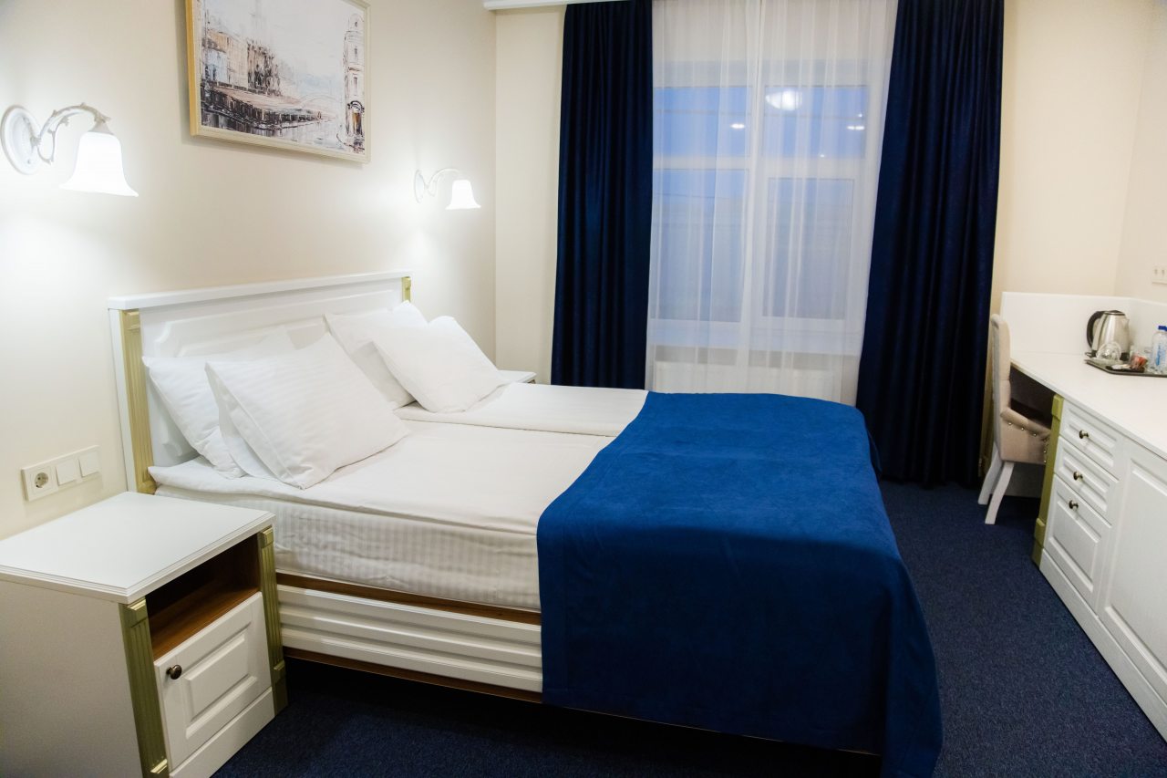 Двухместный (Княжеский), Гостиница Ангельская