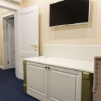 Двухместный (Княжеский), Гостиница Ангельская