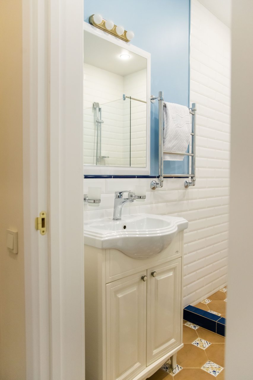 Двухместный (Княжеский), Гостиница Ангельская