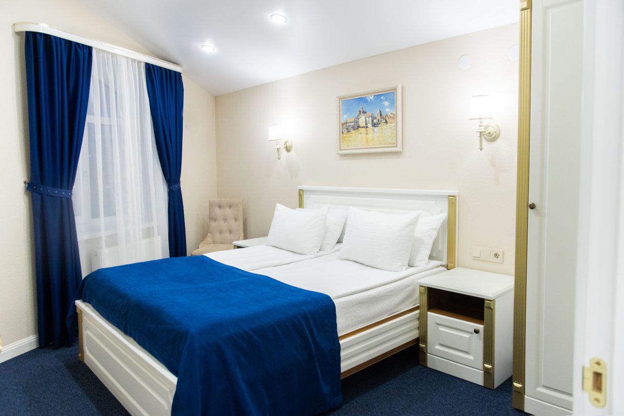 Люкс, Гостиница Ангельская