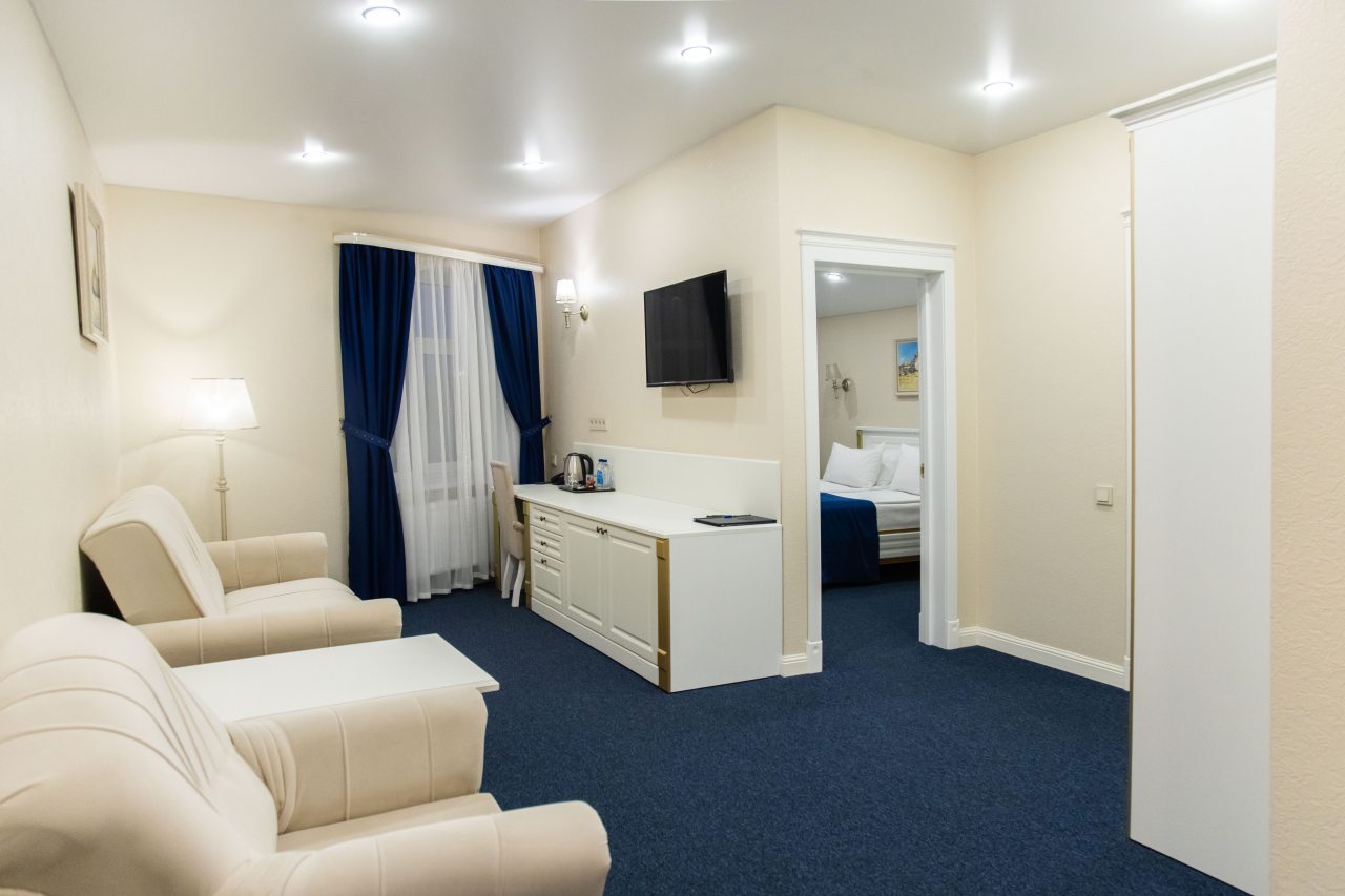 Люкс, Гостиница Ангельская