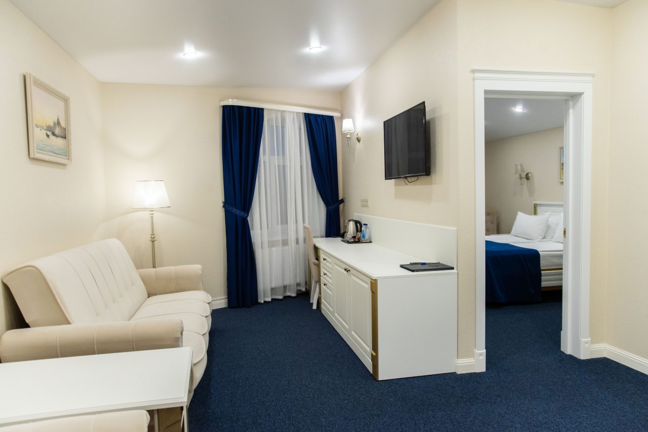 Люкс, Гостиница Ангельская