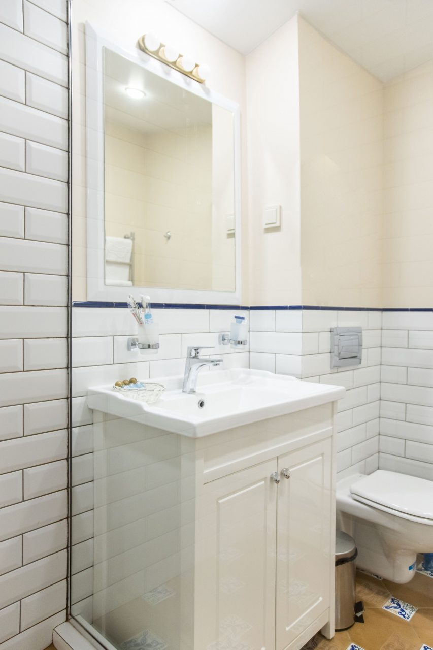 Люкс, Гостиница Ангельская