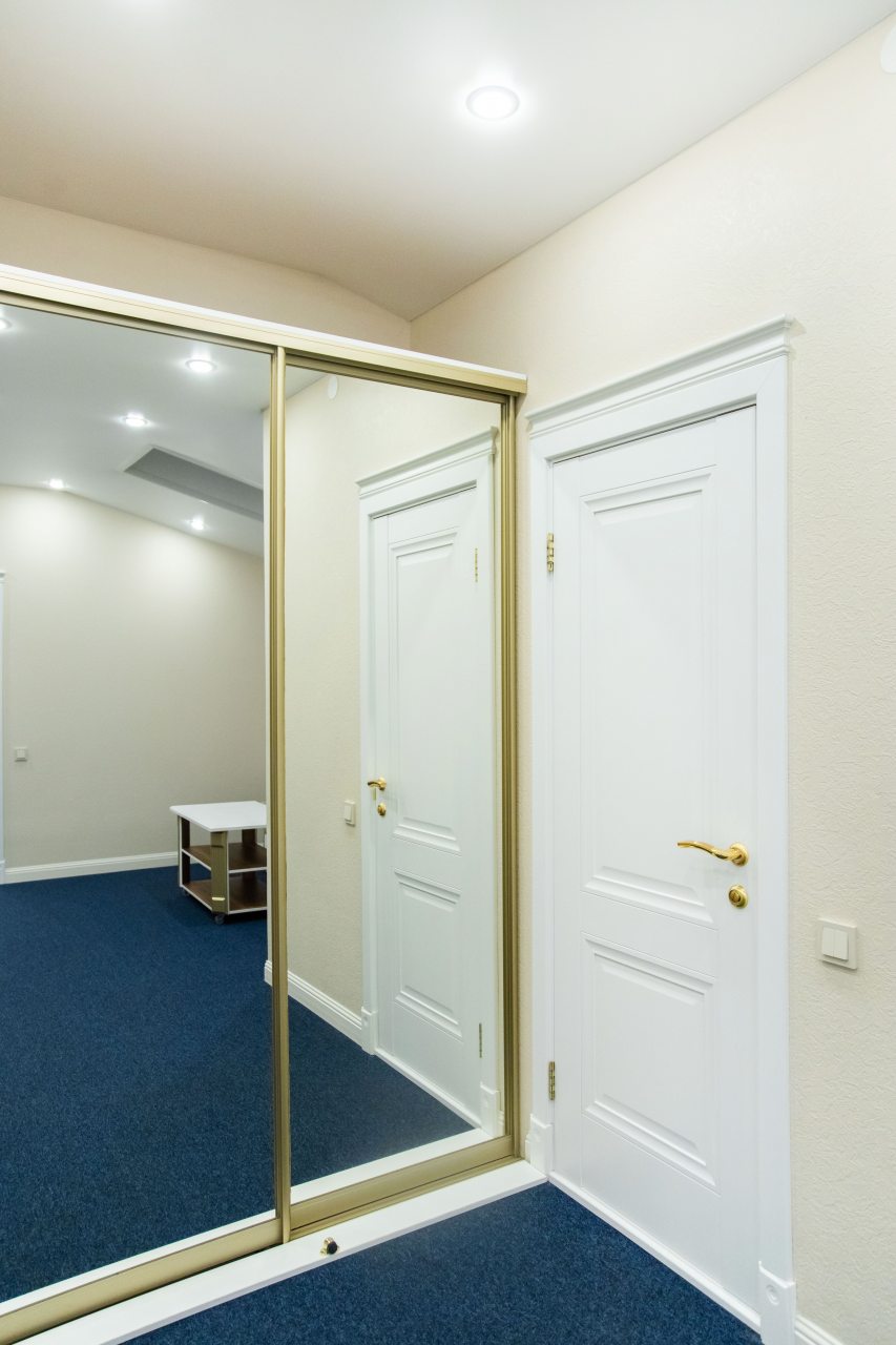 Люкс (Люкс Мансард), Гостиница Ангельская