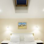 Люкс (Люкс Мансард), Гостиница Ангельская