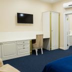 Люкс (Люкс Мансард), Гостиница Ангельская