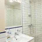 Люкс (Люкс Мансард), Гостиница Ангельская