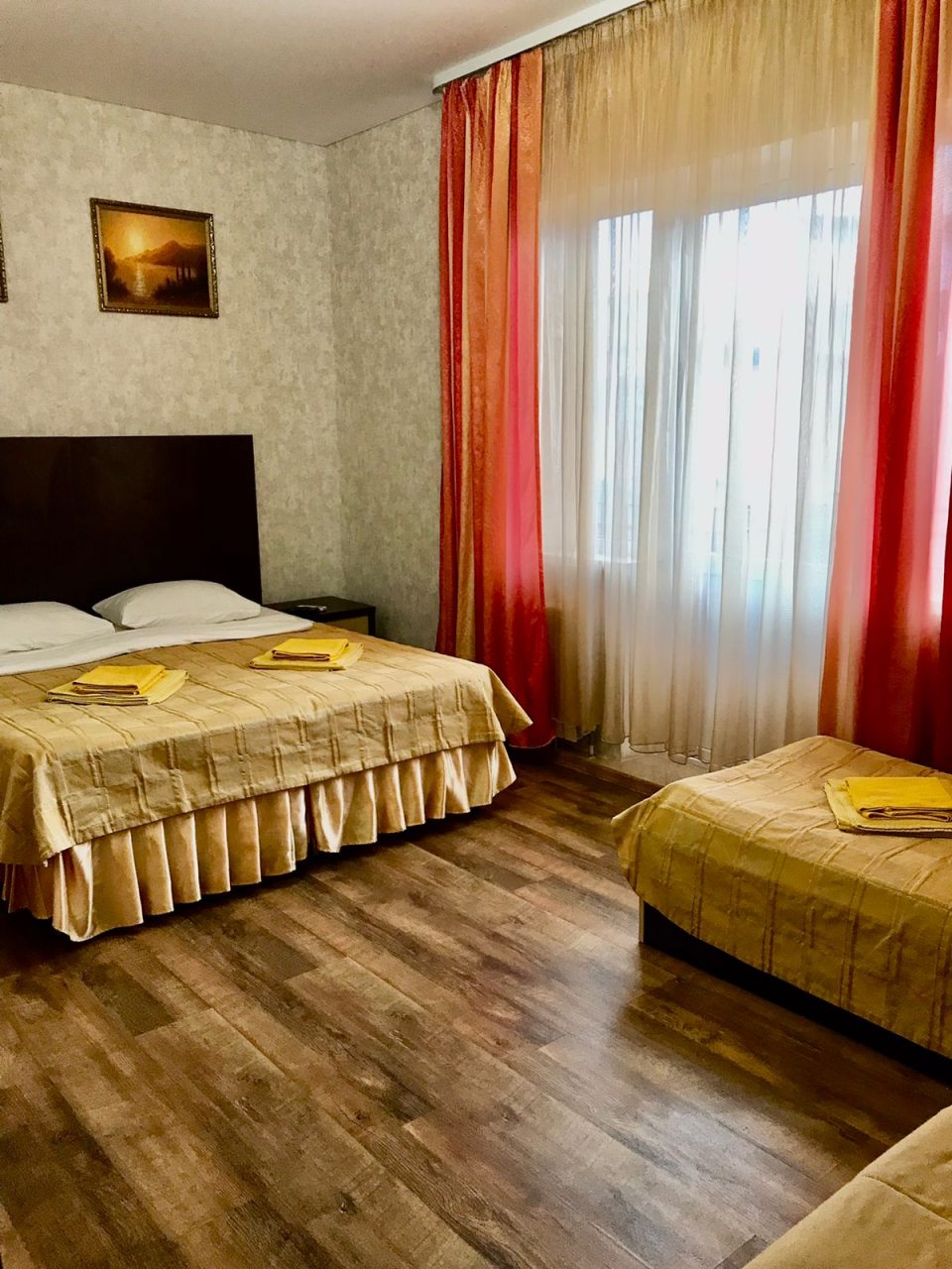 Трехместный (Комфорт плюс 3-х/м с балконом), Гостевой дом С дельфинами