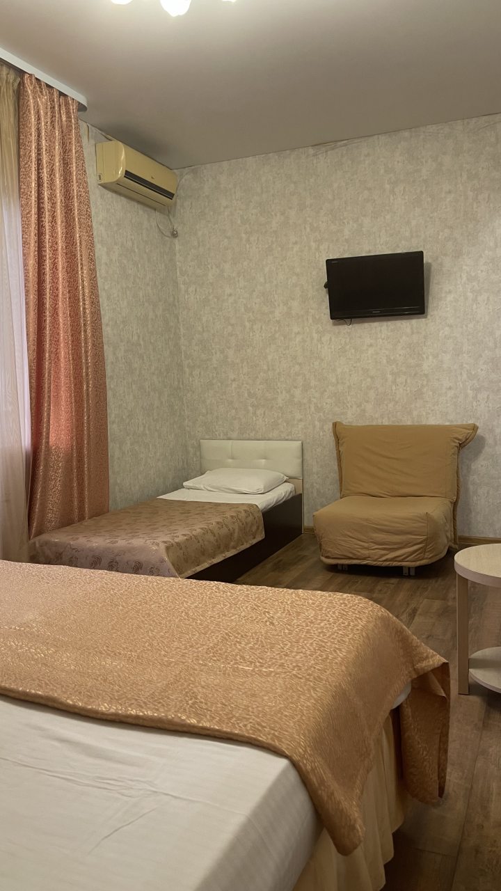 Трехместный (Комфорт плюс 3-х/м с балконом), Гостевой дом С дельфинами