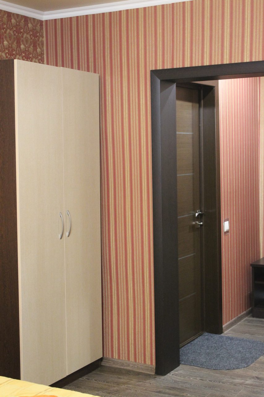 Трехместный (Комфорт плюс 3-х/м с балконом), Гостевой дом С дельфинами