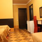 Трехместный (Комфорт плюс 3-х/м с балконом), Гостевой дом С дельфинами