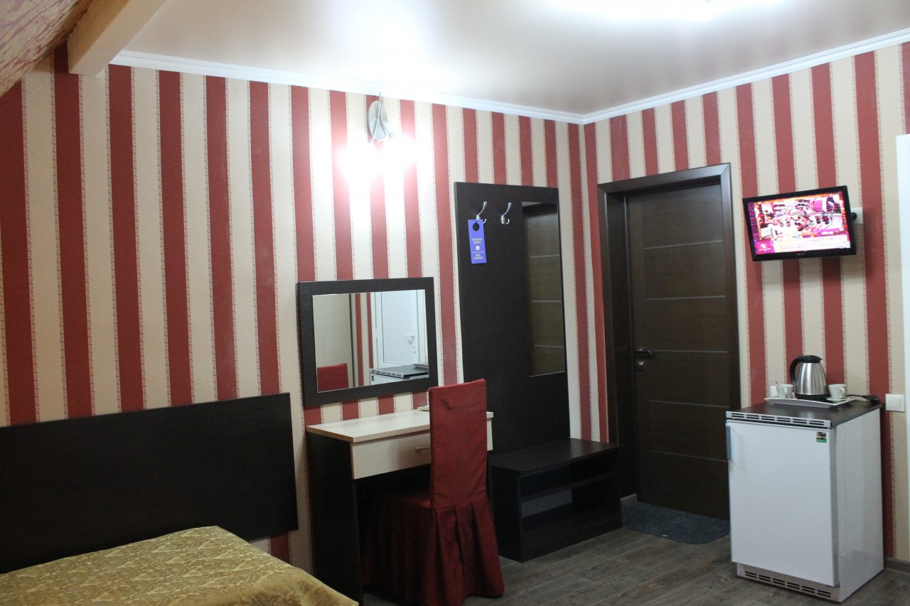 Трехместный (Комфорт 3-х/м с балконом), Гостевой дом С дельфинами