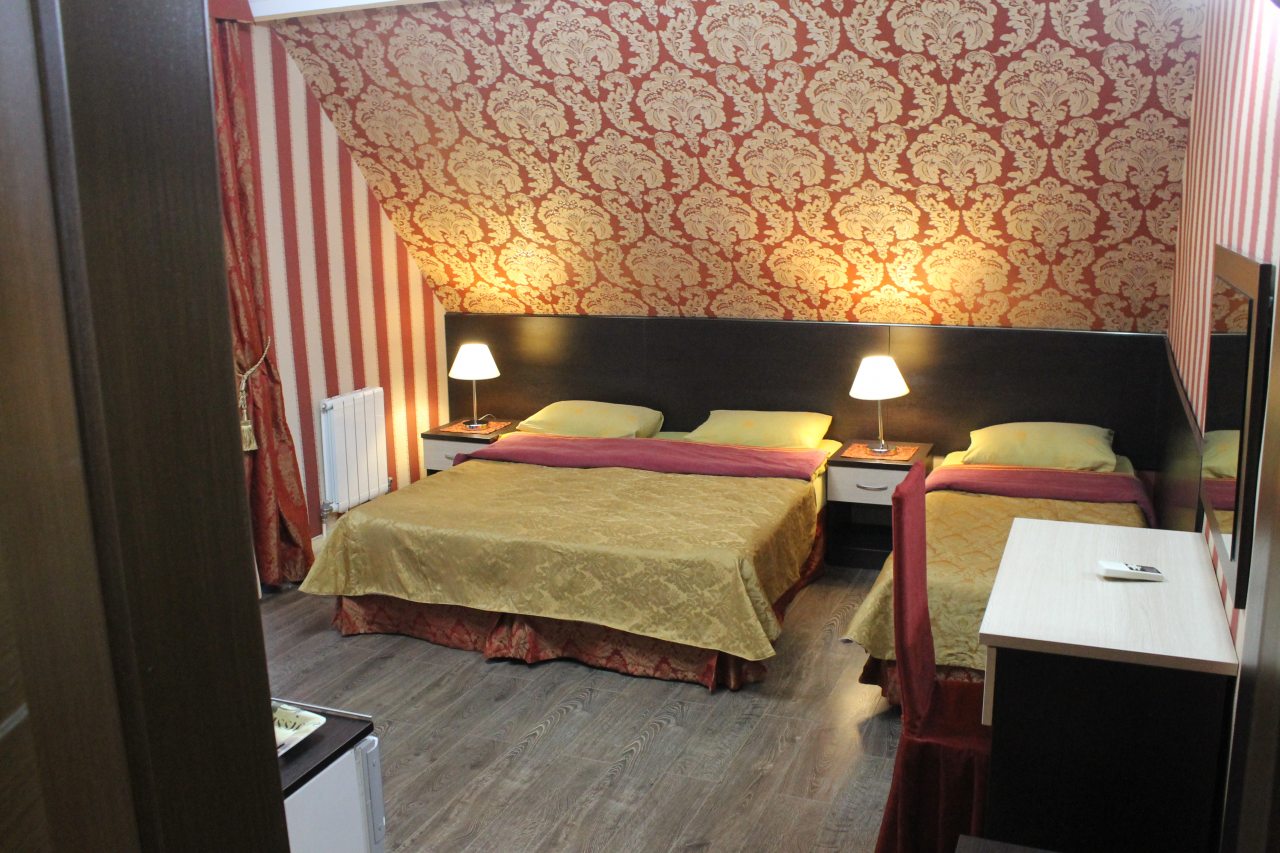 Трехместный (Комфорт 3-х/м с балконом), Гостевой дом С дельфинами