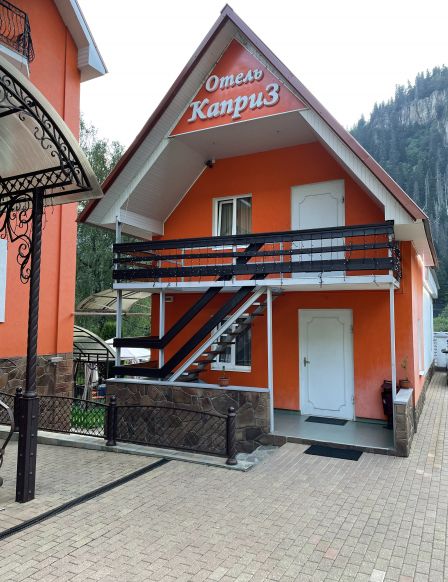 Отель Каприз