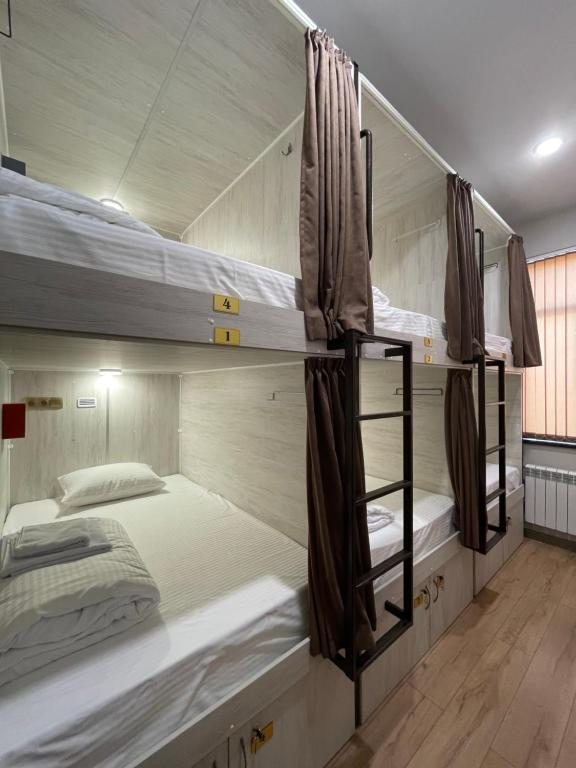 Шестиместный (Кровать в общем 6-местном номере для мужчин и женщин) хостела Baltson, Владикавказ