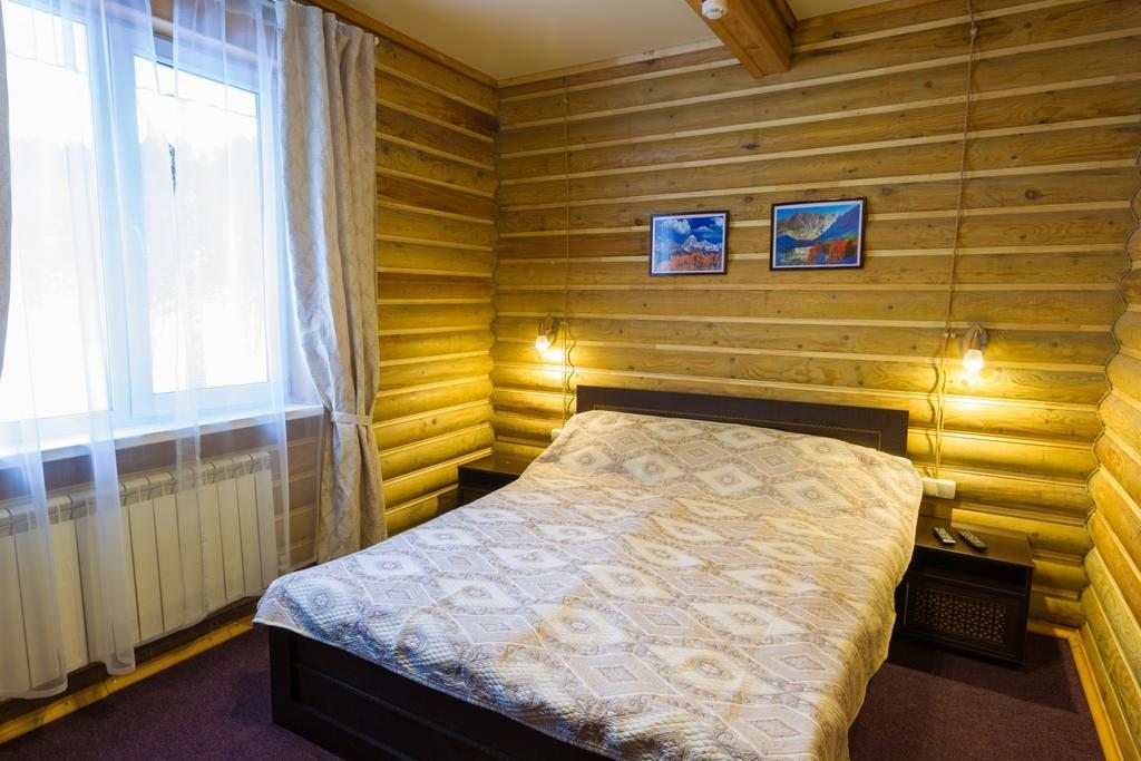 Двухместный (Стандартный двухместный номер с 1 кроватью) отеля Суфуруджу – Лесной, Домбай